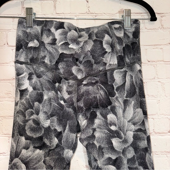 ATHLETA Elation Textured Tight, Size Small - Picture 8 of 9